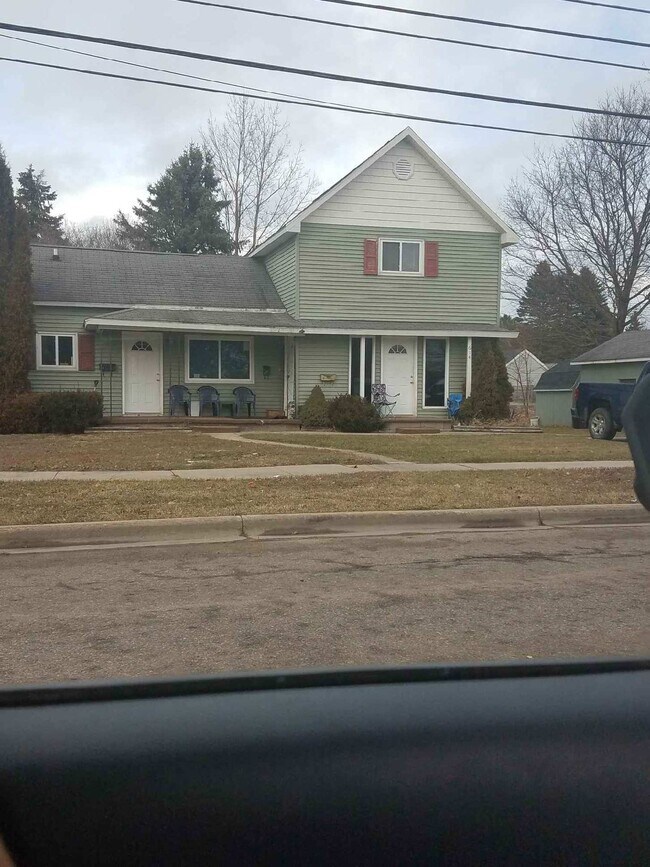 614 W Mitchell St Unit A, Gaylord, MI 49735