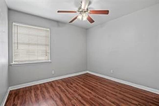 Ennis Place Apartments: Leasing Specials! Great location & Upgrades!, Ennis, TX 75119 - photo 7