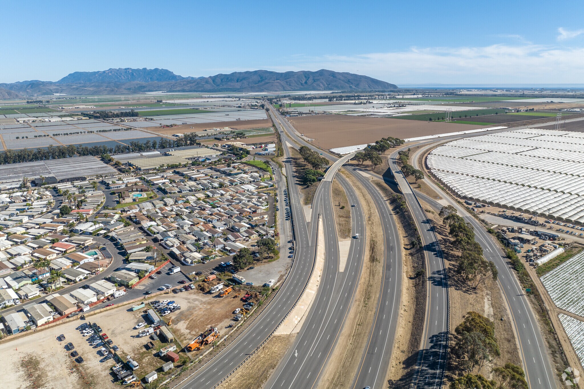 The Pacific Coast Highway borders the Oxnard Pacific neighborhood.