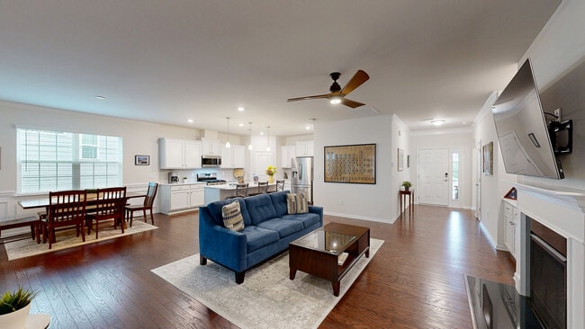 2BR, 2BA - 1,850SF