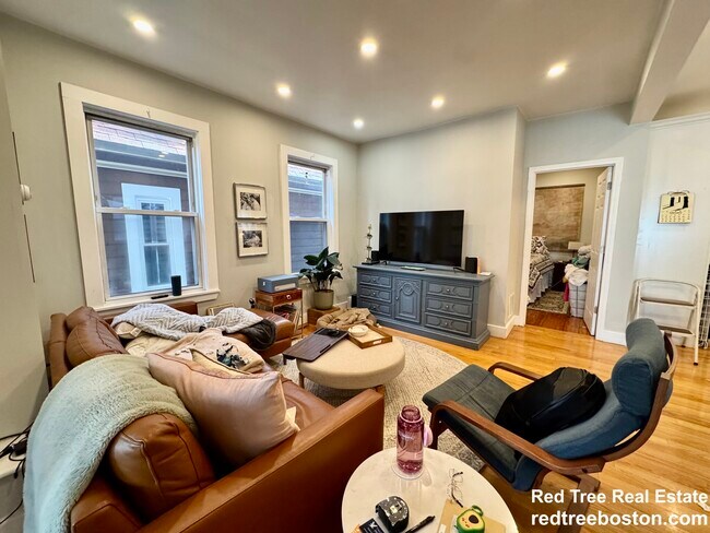 11 Anson St, Jamaica Plain, MA 02130 - photo 2