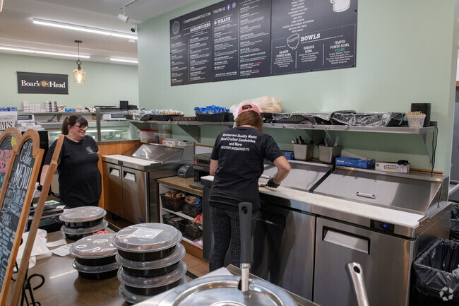 The Countryside Market in Brownell/Giffords Corner serves quality prepared foods and meals.