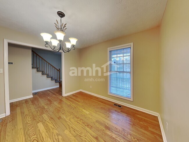 5110 Salem Dr, Stone Mountain, GA 30087 - photo 6