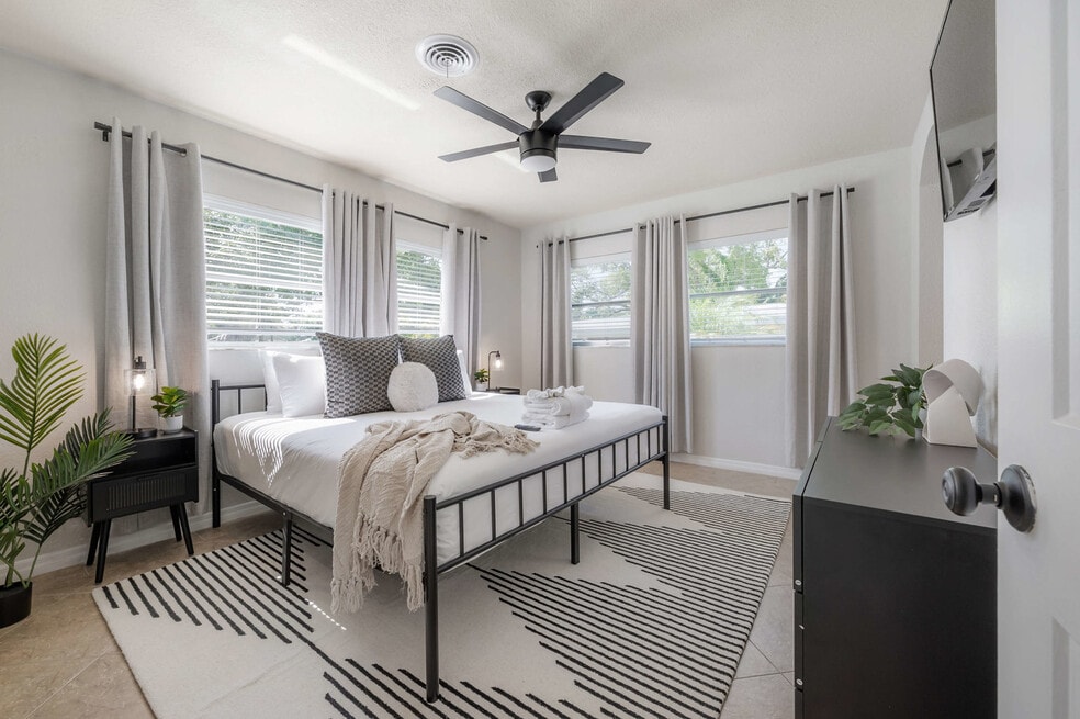 4301 N Albany Ave unit ID1053147P, Tampa, FL 33607 - photo 1