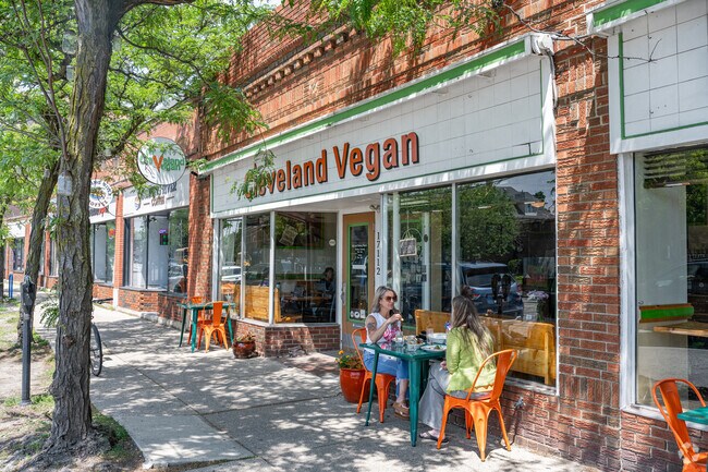 Lakewood's many restaurants cater to a variety of lifestyles and tastes.