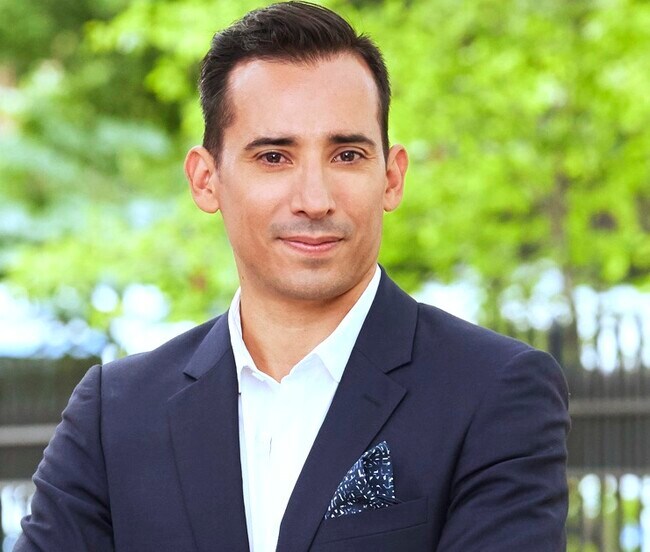 Agent Photo