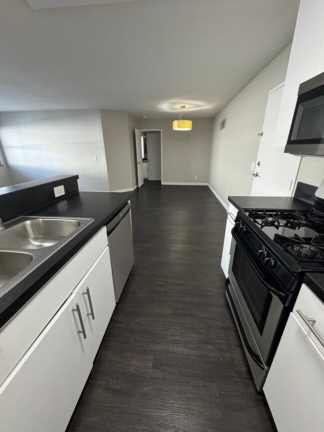 1400 Edgemont, Los Angeles, CA 90027 - photo 6