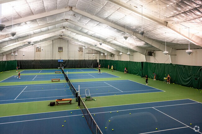 Deer Lake Athletic Club offers tennis, fitness, and social leagues.