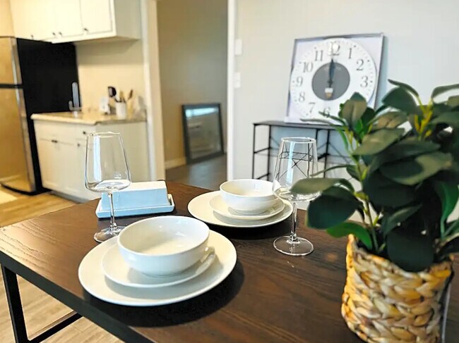 The Vue at Greensboro, Greensboro, NC 27405 - photo 2