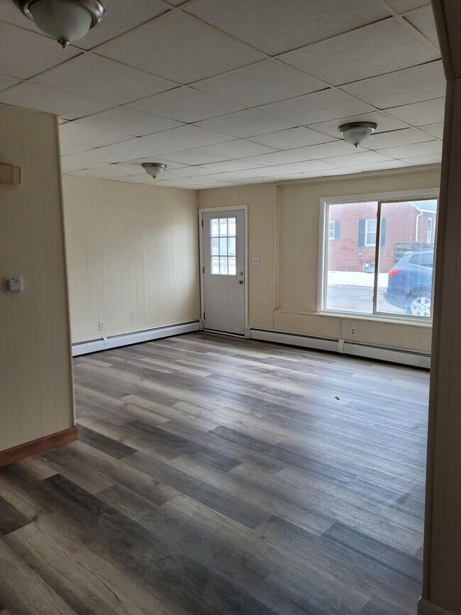 Living/Dining Area