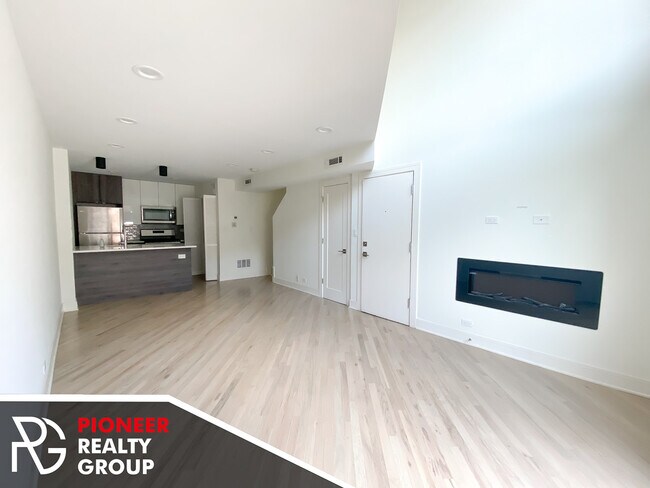 1014 W Grace St unit 954-D102, Chicago, IL 60613 - photo 7