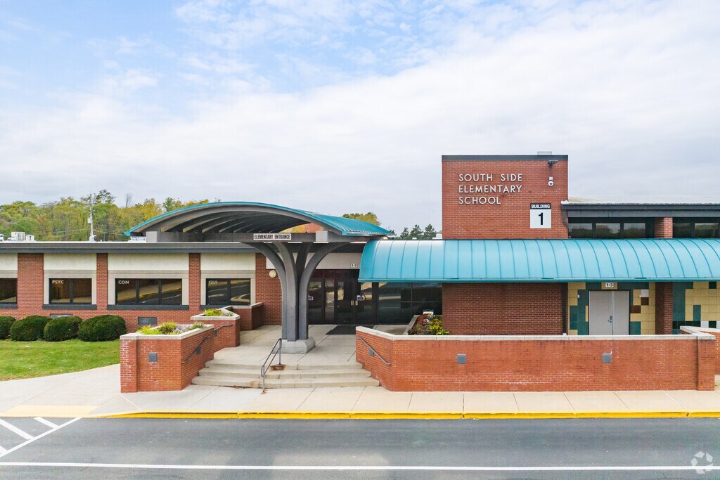 South Side Elementary School receives an overall B- grade from niche.com.