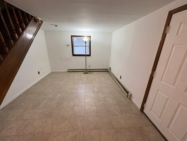 17 Towne Ln unit 1, Centereach, NY 11720 - photo 2