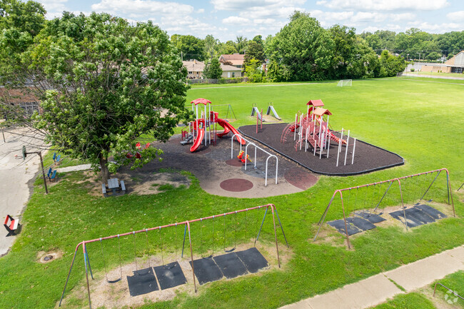 The student population of Hebron Elementary School is 725 and the school serves PK-5.