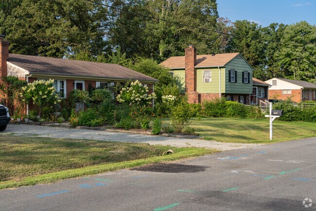 A variety of architectural style homes can be found in the neighborhood of Worthington.