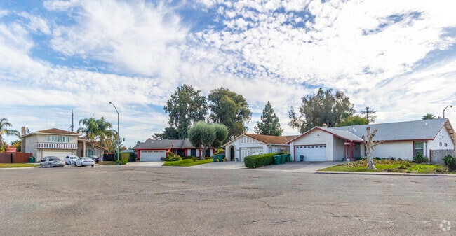Valley Oak has both one and two story homes to choose from.