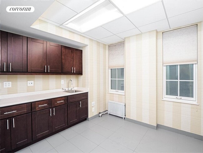 903 Lexington Ave, New York, NY 10065 - photo 4