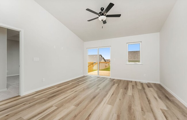 1644 Connor Ct, Yankton, SD 57078 - photo 2