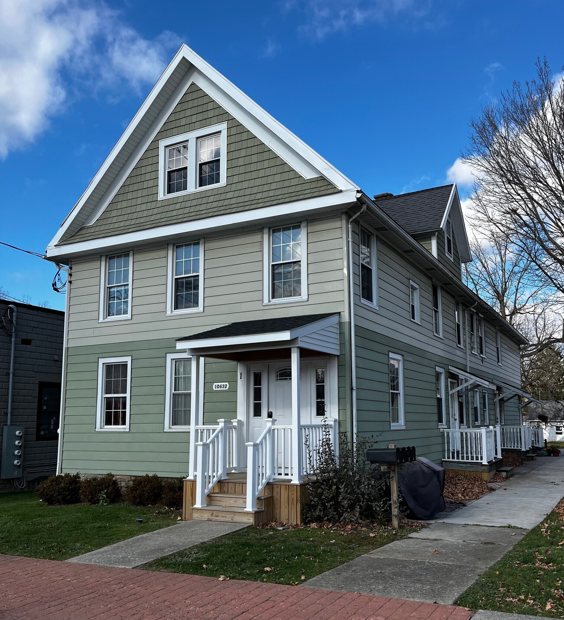 10632 Main St unit Upper Front Unit 1, Clarence, NY 14031 - photo 1