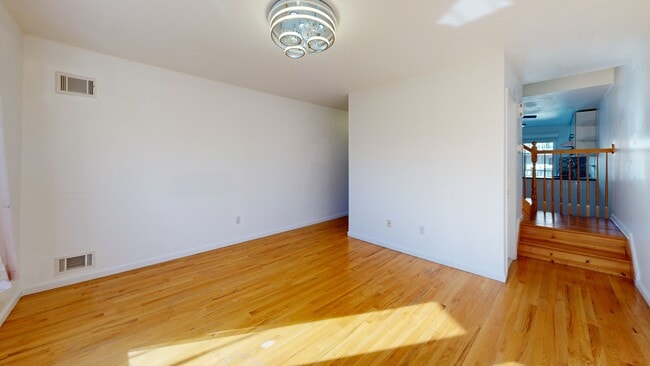 139 Kiswick St, Staten Island, NY 10306 - photo 2