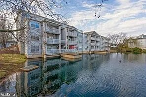 1908 Waters Edge Dr unit 129, Newark, DE 19702 - photo 3