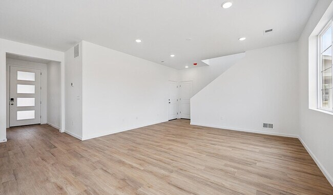 24717 E 40th Ave, Aurora, CO 80019 - photo 7