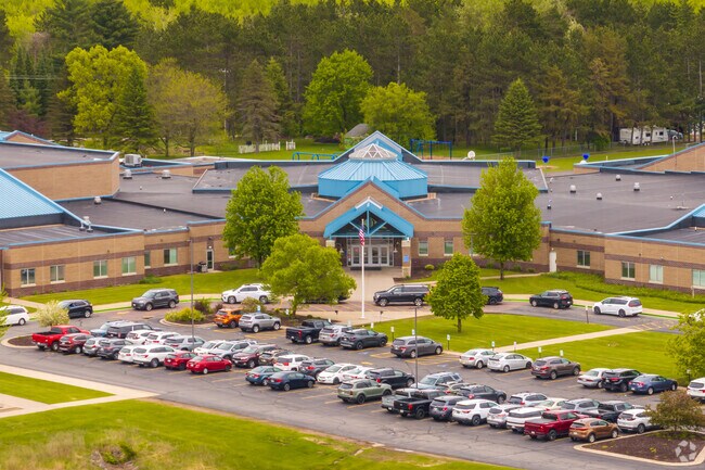 D.C. Everest Middle School has a student-teacher ratio of 16-to-1.