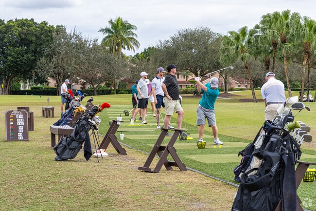 The Jacaranda Golf Club, with two 18-hole courses, is only 2 miles from Scarborough.