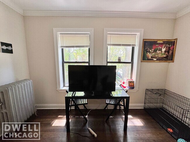 2541 N Seminary Ave unit 2, Chicago, IL 60614 - photo 4