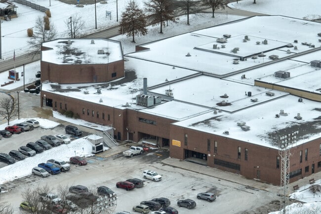 Karns City High School has a student-teacher ratio of 13 to 1.