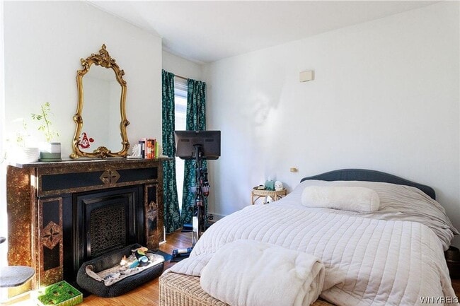 129 College St unit 3 - Upper Back, Buffalo, NY 14201 - photo 5