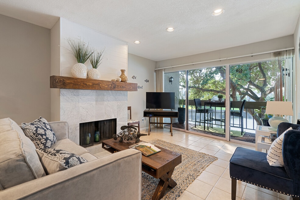 12100 Melville Dr unit 610F, Montgomery, TX 77356 - photo 1