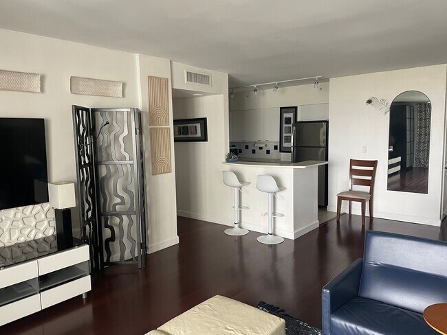 Flamingo Point unit C-1002, Miami Beach, FL 33139 - photo 7