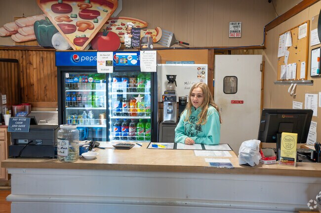 Friendly staff at Maddy's Pizzeria are ready to serve Sardinia residents and visitors.
