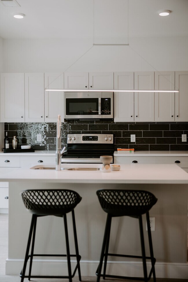 Industry Columbus Apartments, Columbus, OH 43215 - photo 3