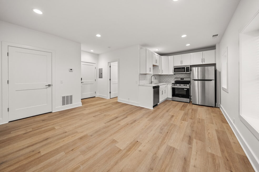 4245 Troost Ave unit 1, Kansas City, MO 64110 - photo 1