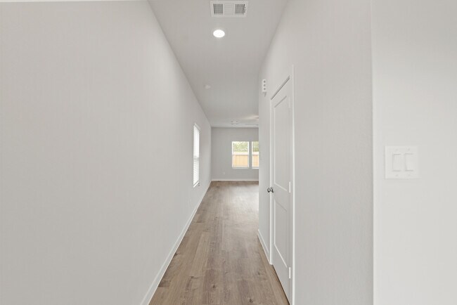 122 Alset Cir, Magnolia, TX 77354 - photo 4