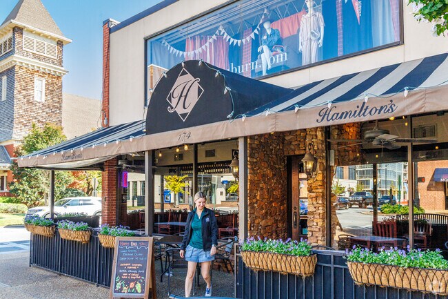 Hamilton’s on Magnolia near Shelton Park features fine American cuisine.