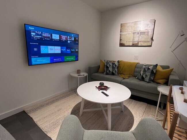 699 N 5th St unit 2, Memphis, TN 38107 - photo 7