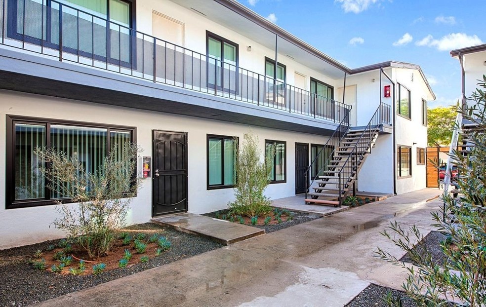 910-930 Freeman Ave, Long Beach, CA 90804 - photo 1