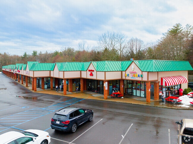 Fort Hunter/Guilderland Latham, NY, has a variety of shops and stores.