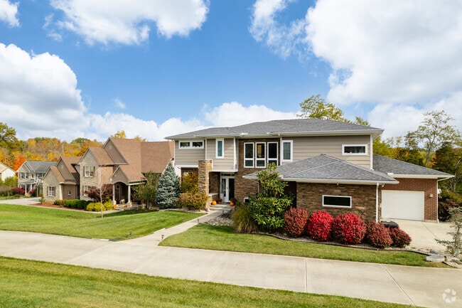 Large craftsman and modern style homes can be found throughout Highpoint.