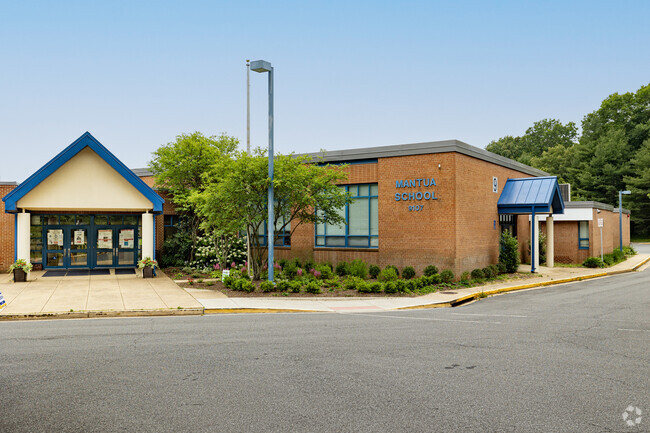 Mantua Elementary School provides quality education to students in Fairfax.