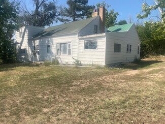 812 W 1st St, Big Springs, NE 69122