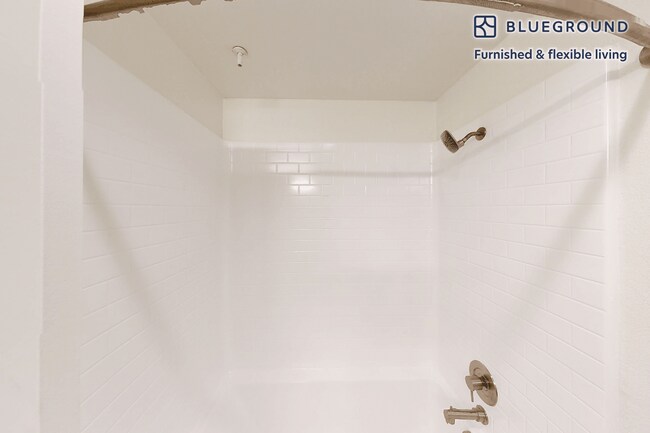 12651 Artesia Blvd unit FL2-ID9553A, Cerritos, CA 90703 - photo 7