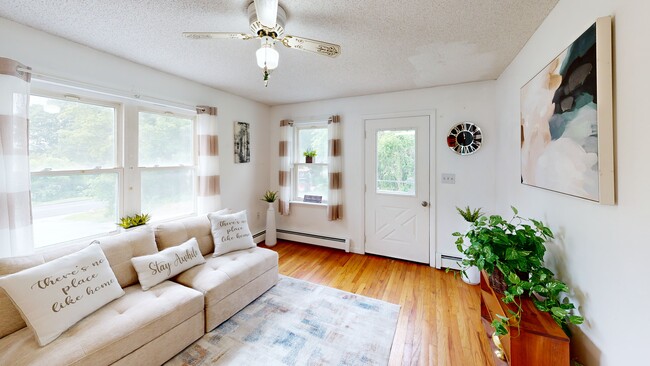 201 Main St, Hampton, CT 06247 - photo 2