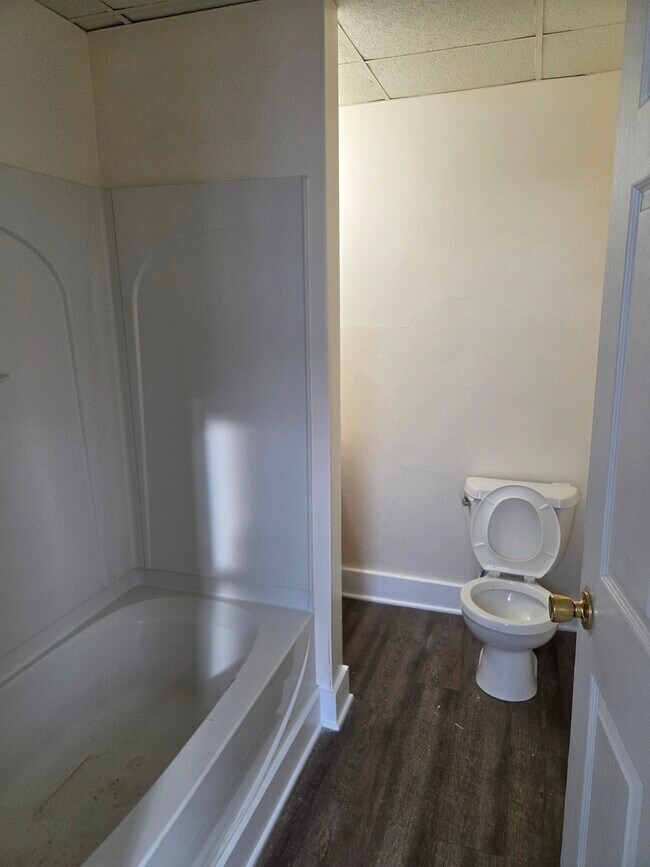 1 S Main St, Stewartstown, PA 17363 - photo 4