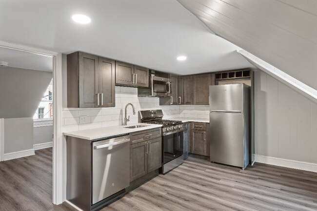 249 N Mulberry St unit 4, Lancaster, PA 17603 - photo 2