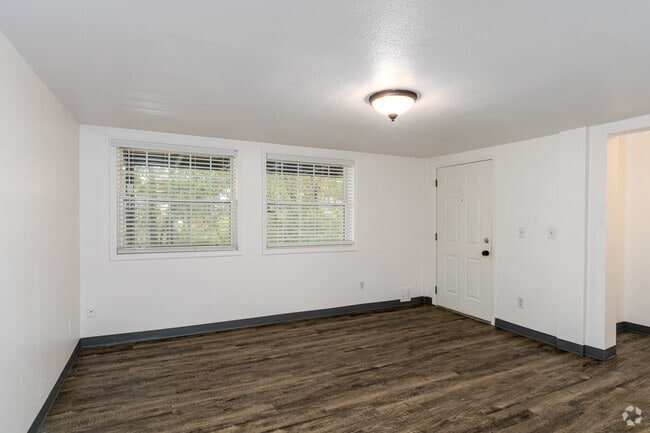 2BR, 1BA - 1000SF - Living Room