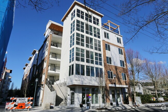 162TEN, Redmond, WA 98052 - photo 2